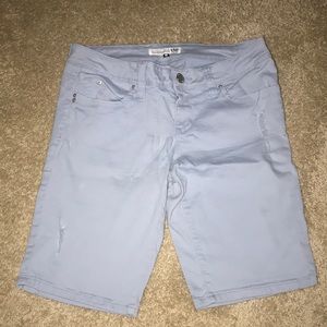 YMI Wannabettabutt Single button bermuda size 9